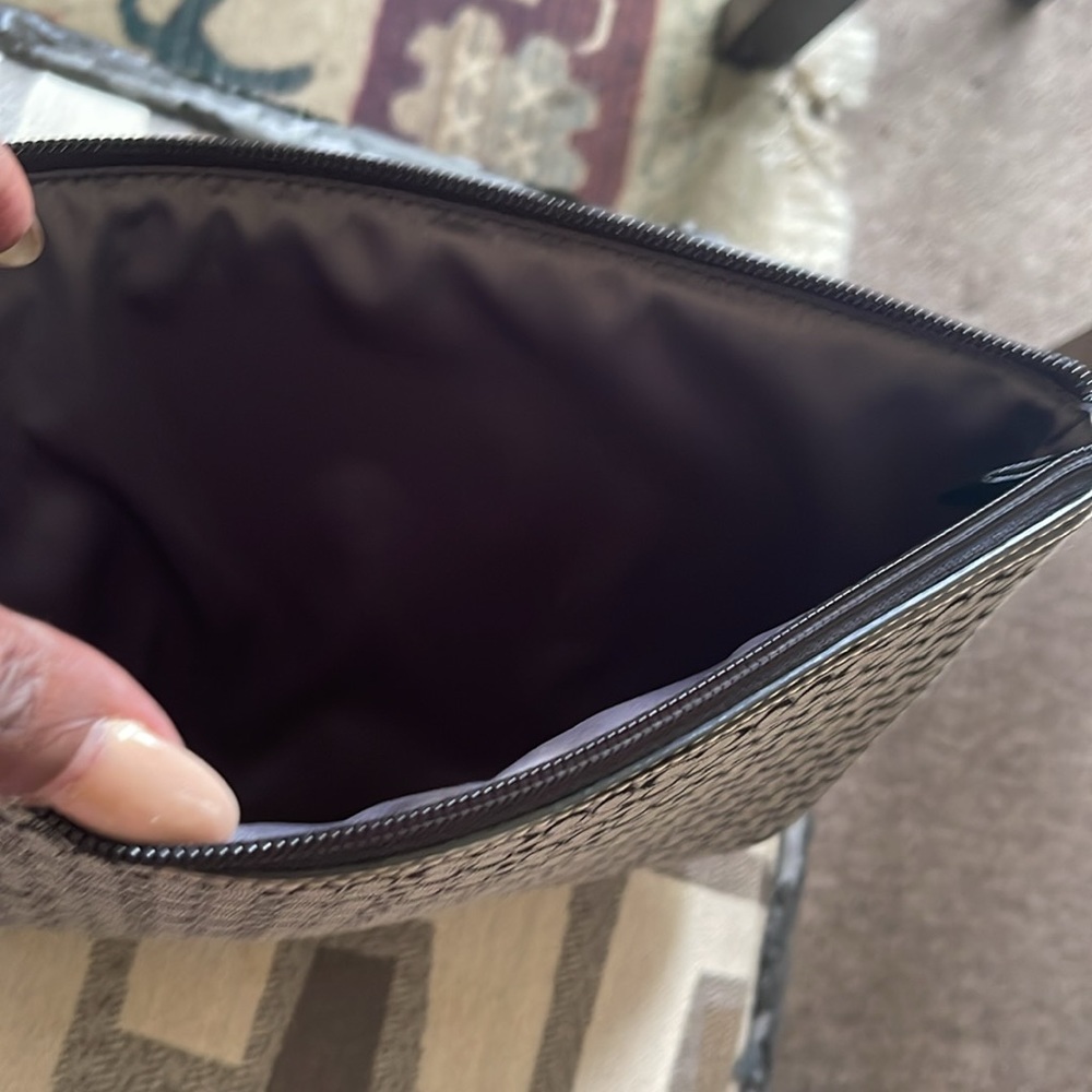 Coach Pouch - Picture 2 of 3